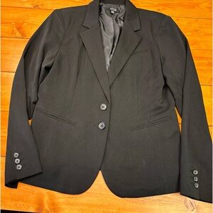 Apt 9. Basic Black Blazer. Size 12…. The tag says 14 but it fits like a 10/12